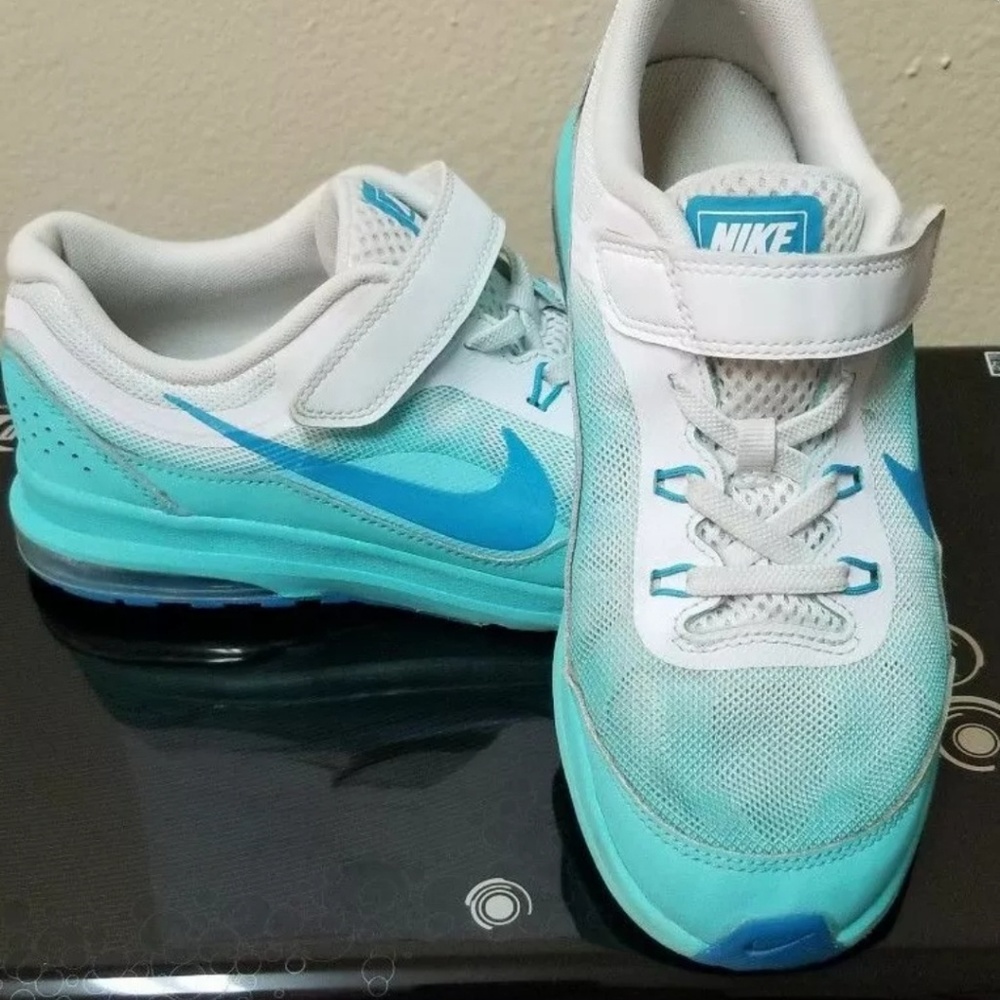 KIDS NIKE MAX DYNASTY 2 WHITE/TEAL SZ 3Y.